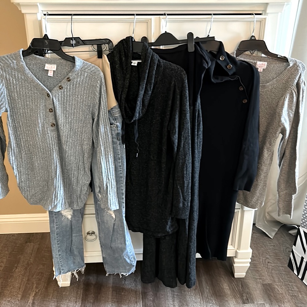 Maternity Clothes Lot - 6 items